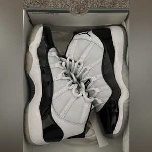 Air Jordan 11s - Concords